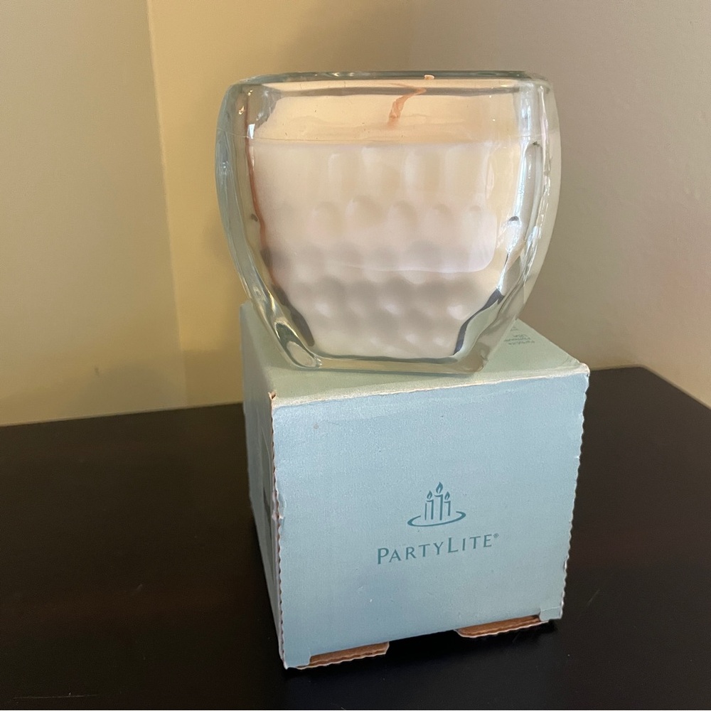 PARTYLITE JASMINE 7.4oz. SCENTED WAX-FILLED CANDLE SQUARE GLASS~ NEW IN BOX